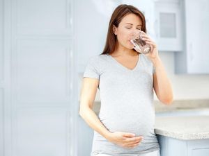 Dampak Jika Ibu Hamil Kurang Minum Air Putih Dampak Jika Ibu Hamil Kurang Minum Air Putih