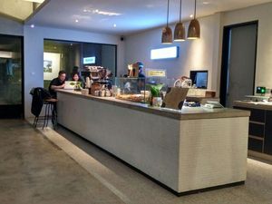 Jumat Malam Enaknya Nongkrong di 5 Coffee Shop Senopati Ini