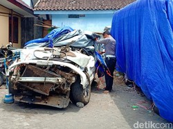 Begini Kondisi Mobil Rini Puspitawati yang Terjun ke Jurang Sarangan