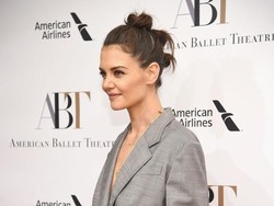 Katie Holmes dan Jamie Foxx Resmi Tunangan?