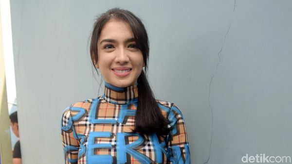 Angel Karamoy Makin Cantik Aja Nih!