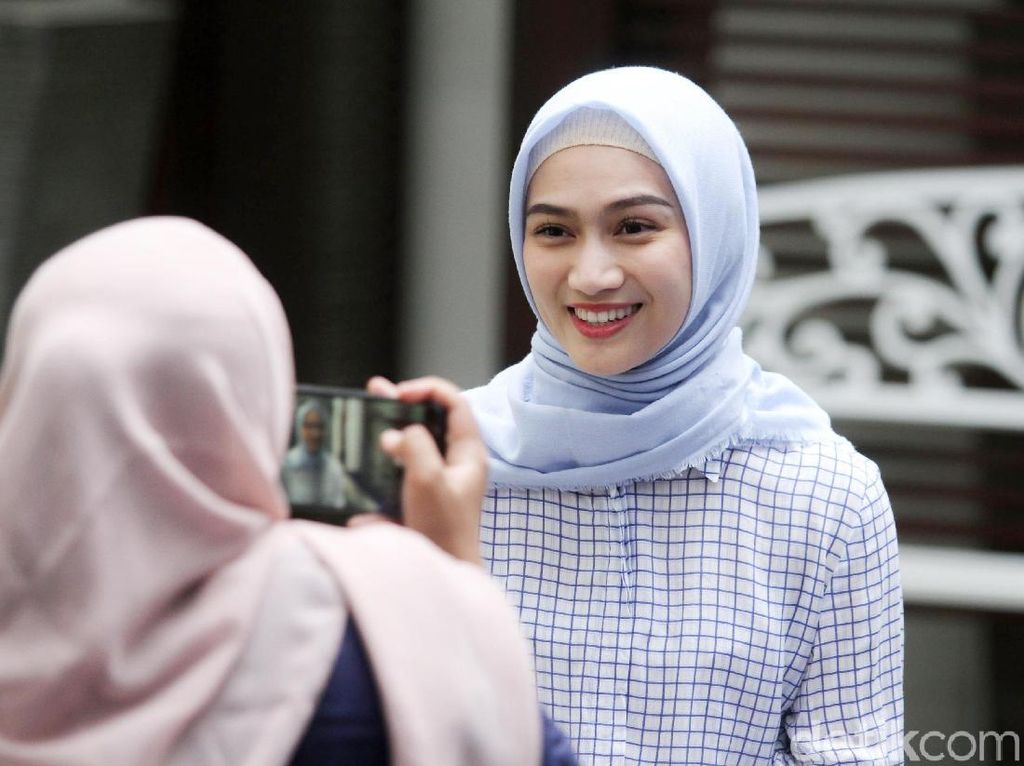 CLBK, Melody eks JKT48 akan Nikahi Mantannya Zaman SMA CLBK, Melody eks JKT48 akan Nikahi Mantannya Zaman SMA