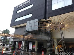 Menikmati Sajian Karya Seni dan Desain di Tengah Hotel