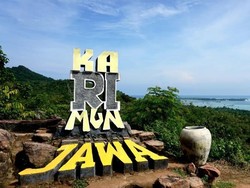 Cuaca Buruk, 100-an Wisatawan Tertahan Di Karimunjawa
