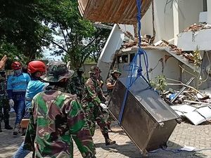 Setelah Uang Rp 1 M, TNI Temukan Brankas Isi Ijazah Milik UT Palu