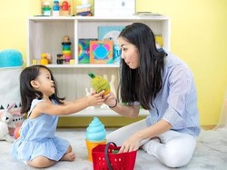 Tiga Cara Pintar Orang Tua Dukung Fondasi Belajar Si Kecil