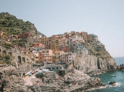 Pesona 5 Desa Warna Warni di Italia