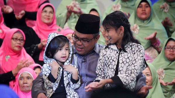 Keseruan Komedian Abdel Bareng Buah Hati Tercinta