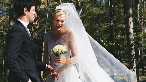 Gaun Pengantin Modis Supermodel Dunia, Karlie Kloss Hingga Kate Moss
