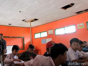 Pemkab Bandung Perbaiki Ruang Kelas Rusak SD Papakmanggu November