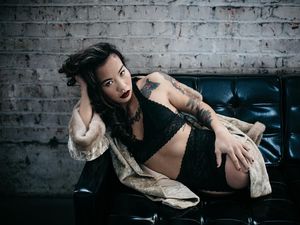 Inspiratif, Wanita Tanpa Kaki yang Dulunya Dibuang Kini Sukses Jadi Model