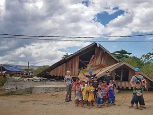 Mengembalikan Senyuman dan Keberanian Korban Pasca Bencana di Indonesia