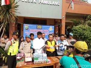 Polisi Tangkap Perampok Toko Sembako, 1 Ditembak Mati Polisi Tangkap Perampok Toko Sembako, 1 Ditembak Mati