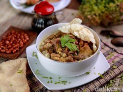 Festival Gandrung Sewu Bikin Warung Hingga Restoran Laris Manis