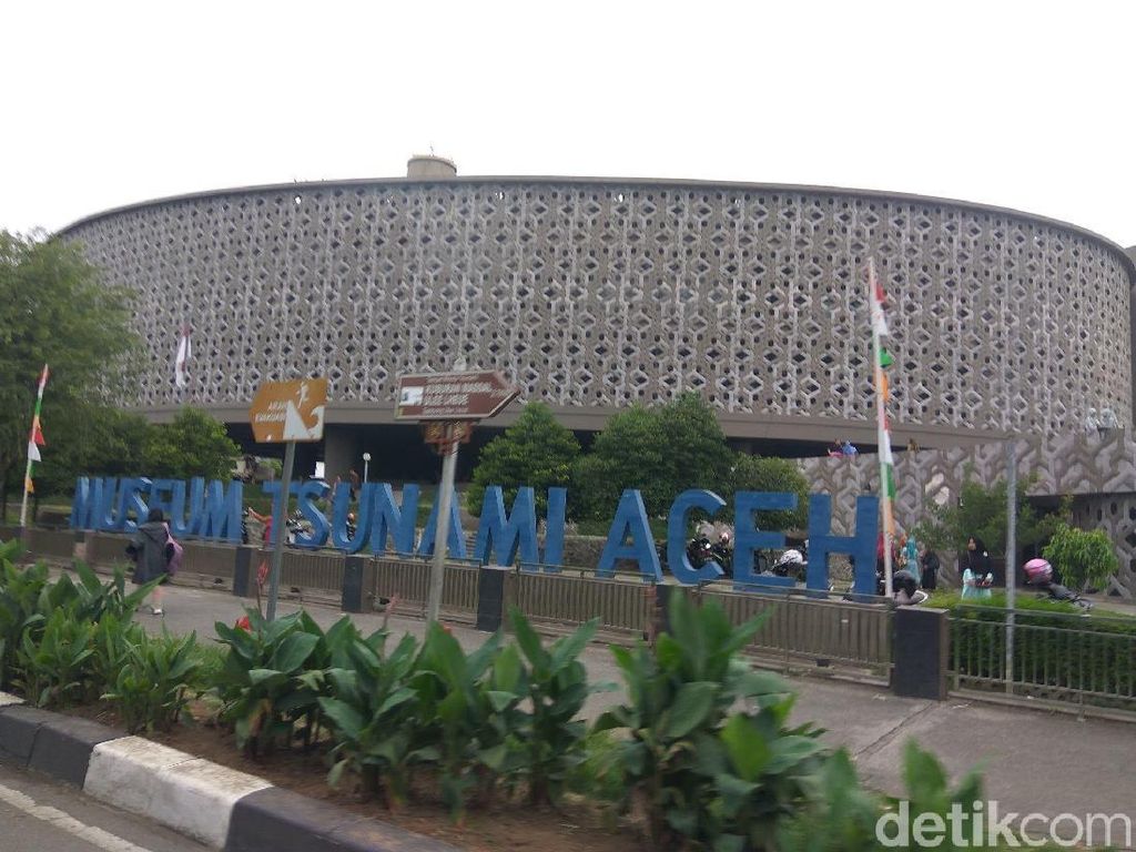Video: Mengenang 14 Tahun Tsunami Aceh Video: Mengenang 14 Tahun Tsunami Aceh