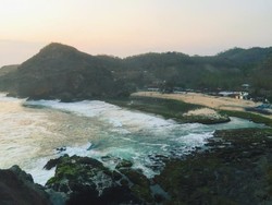 Pantai Siung yang Menghipnosis