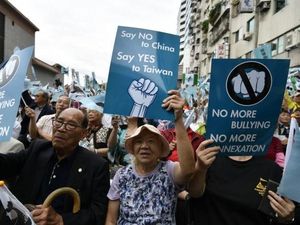 Ribuan Orang Berunjuk Rasa Desak Taiwan Merdeka dari China