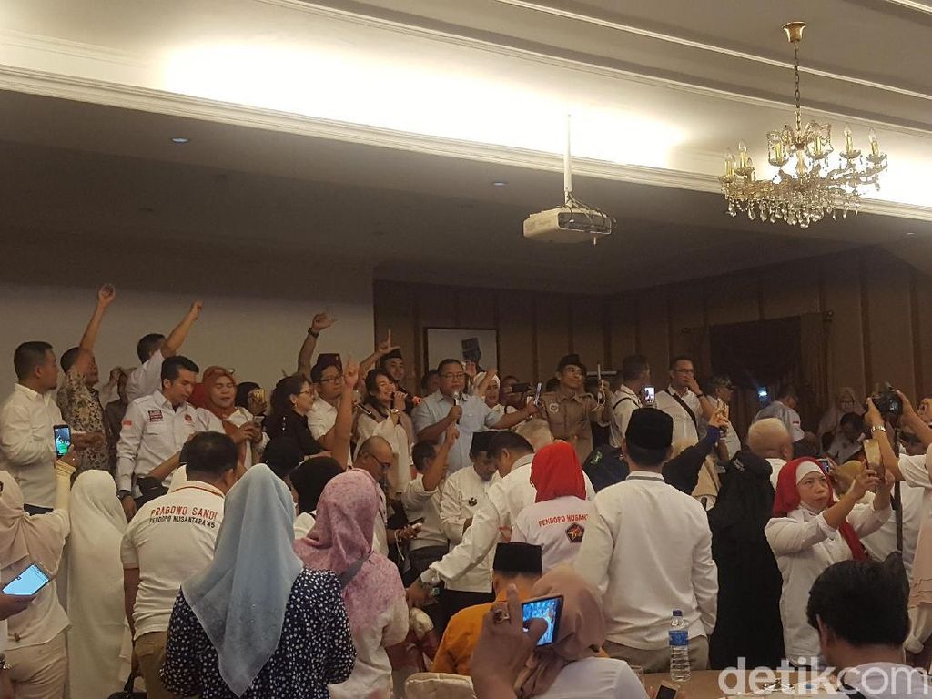 Relawan Pena45 Deklarasi Dukungan untuk Prabowo-Sandiaga Relawan Pena45 Deklarasi Dukungan untuk Prabowo-Sandiaga