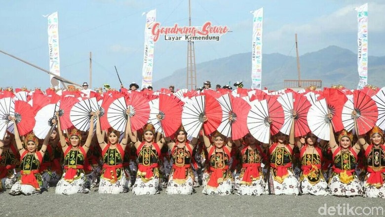 Foto: Festival Gandrung Sewu 2018 di Banyuwangi (Ardian Fanani/detikTravel) Foto: Festival Gandrung Sewu 2018 di Banyuwangi (Ardian Fanani/detikTravel)