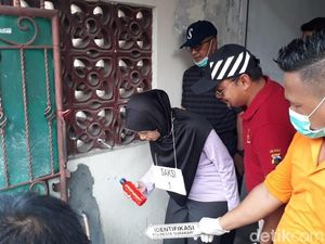 Polisi Gelar Rekonstruksi Kasus Pencemaran Air PDAM Solo Polisi Gelar Rekonstruksi Kasus Pencemaran Air PDAM Solo
