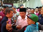 Jokowi Bicara Soal Hoax yang Terpa Dirinya kepada Santri Jokowi Bicara Soal Hoax yang Terpa Dirinya kepada Santri