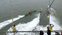 Foto: Seru! Balapan Perahu Nelayan Tradisional Maros