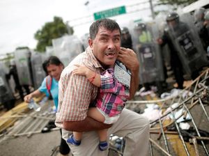 Ratusan Imigran Honduras Terobos Perbatasan Meksiko