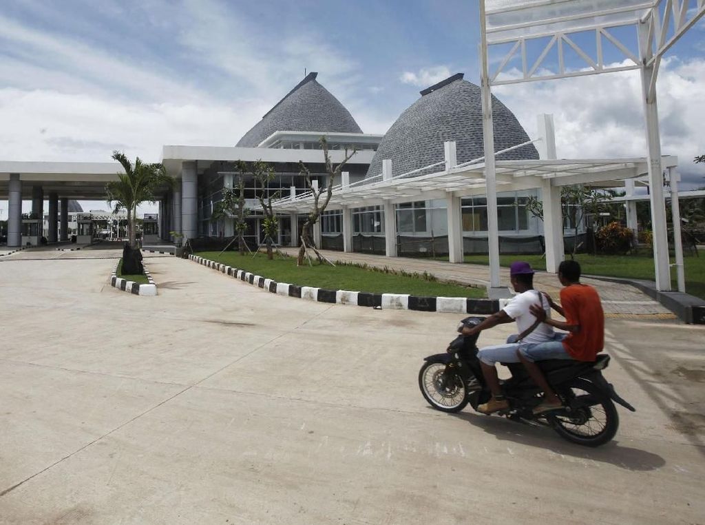 Keluar-masuk Kendaraan Asing di Perbatasan Kini Dipermudah Keluar-masuk Kendaraan Asing di Perbatasan Kini Dipermudah