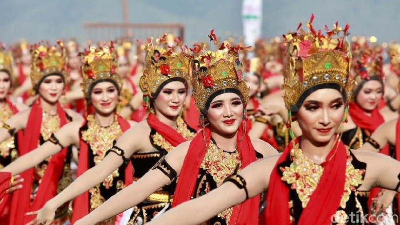 Foto: Festival Gandrung Sewu di Banyuwangi (Ardian Fanani/detikTravel)