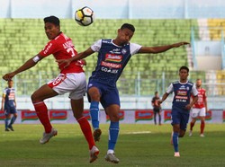 Hanif Sjahbandi Bikin Dua Gol, Arema Hantam Bali United 3-1