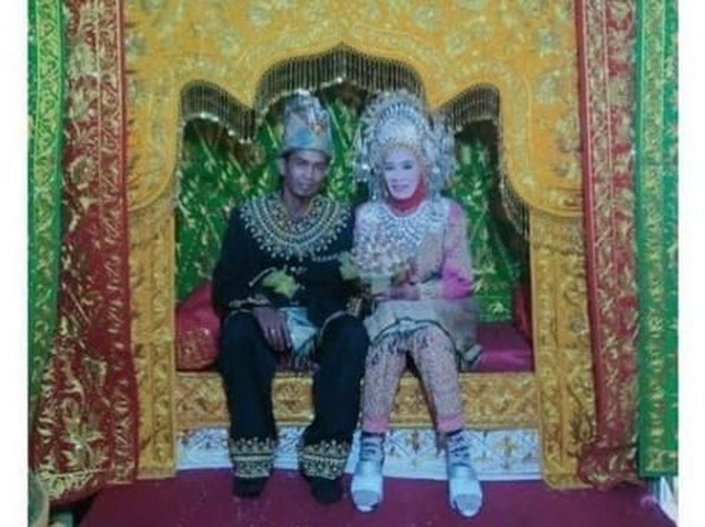 Viral Pemuda 25 Tahun di Aceh Nikahi Gadis 58 Tahun Viral Pemuda 25 Tahun di Aceh Nikahi Gadis 58 Tahun
