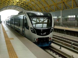 Penumpang LRT Palembang Terpaksa Dievakuasi kerena Listrik Putus