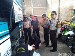 Mayat Bayi Berlumpur Ditemukan di Dalam Bagasi Bus Di Magetan