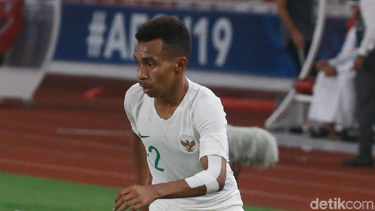 Todd Rivaldo Ferre bermain dalam kondisi sakit dalam laga timnas U-19 dikalahkan Jepang di Piala Asia U-19. (Foto: Ary Saputra/detikcom)