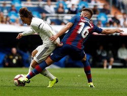 Madrid menjamu Levante memang dalam kondisi babak belur, Los Blancos gagal memenangi empat pertandingan terakhirnya, dengan tiga kekalahan. Reuters/Susana Vera.