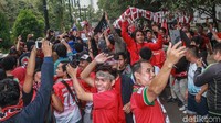 Mereka yang datang pun berbagai dari kalangan, mulai para remaja dan keluarga.