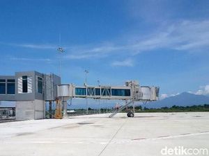 Pemprov Jabar Imbau PNS Gunakan Bandara Kertajati karena Masih Sepi Pemprov Jabar Imbau PNS Gunakan Bandara Kertajati karena Masih Sepi