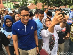 Jokowi Janji Dana Kelurahan, Sandi: Mungkin Khilaf