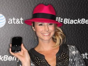 Deretan Ponsel BB Jadul Terpopuler, Kamu Pakai yang Mana? Deretan Ponsel BB Jadul Terpopuler, Kamu Pakai yang Mana?