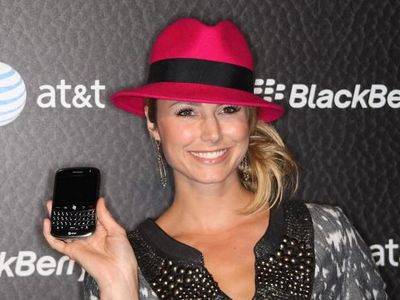 Deretan Ponsel BB Jadul Terpopuler, Kamu Pakai yang Mana?