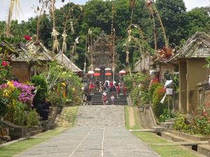 Penglipuran, Desa Adat di Bali yang Dilarang Jual Tanah pada Pihak Asing Penglipuran, Desa Adat di Bali yang Dilarang Jual Tanah pada Pihak Asing