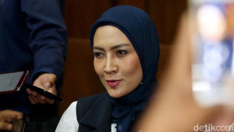 Steffy Burase Disebut Minta Rp 25 Juta untuk Biaya Makan di Jepang Steffy Burase Disebut Minta Rp 25 Juta untuk Biaya Makan di Jepang