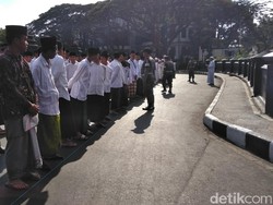 Apel Besar Hari Santri, Pegawai Pemkot Malang Sarungan