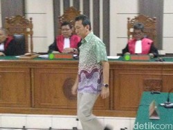 Terbukti Terima Suap, Bupati Kebumen Divonis 4 Tahun Penjara