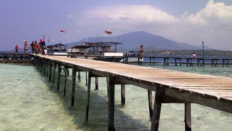 Penyeberangan Masih Tutup, 279 Wisatawan Tertahan di Karimunjawa Penyeberangan Masih Tutup, 279 Wisatawan Tertahan di Karimunjawa