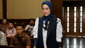 Ekspresi Steffy Burase Saat Bersaksi untuk Bupati Nonaktif Ahmadi