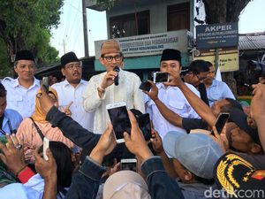 Di Pasar Mojokerto, Sandiaga: Prabowo-Sandi Tak Disukai Pemodal Besar