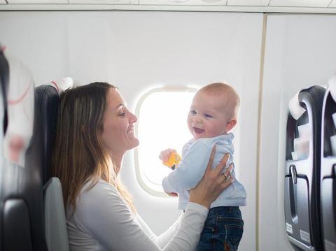 Tips Mudik Bersama Bayi atau Balita Menggunakan Pesawat