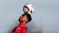 Kelahiran 31 Agustus 2000, Angel Gomes sekali dimainkan di skuat utama Manchester United musim ini. Gomes adalah kapten Timnas Inggris U-16 sampai U-19. (Ronny Hartmann/Getty Images)