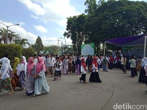 Sambut Hari Santri, Kampus di Jember Berubah Bak Pondok Pesantren Sambut Hari Santri, Kampus di Jember Berubah Bak Pondok Pesantren